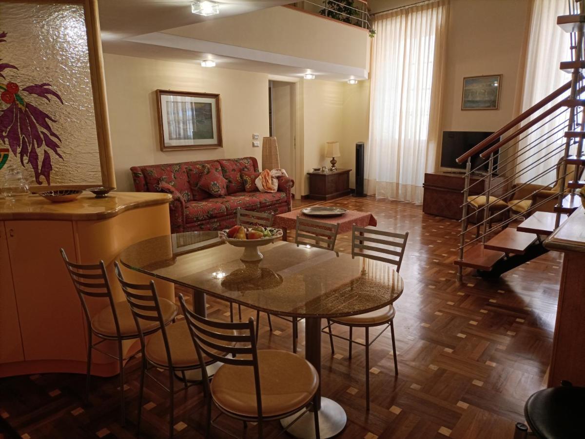 임페리아 Casa Alexandra In Centro E A Pochi Passi Dal Mare 아파트 외부 사진